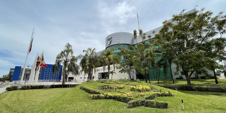 Habilitan mecanismo para hacer donaciones voluntarias a los funcionarios universitarios que acordaron pago tras suspensión de procesos judiciales; dicho recurso irá a las arcas de la UAS, resalta abogado