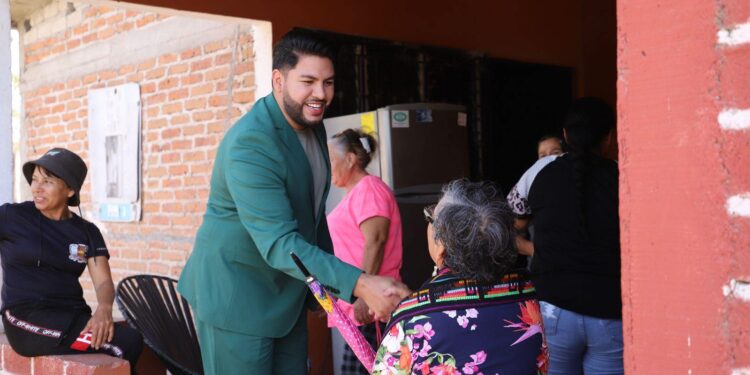 Resolverá Richard Millán, problema de abastecimiento de agua de hace 15 años en Granjas del Norote