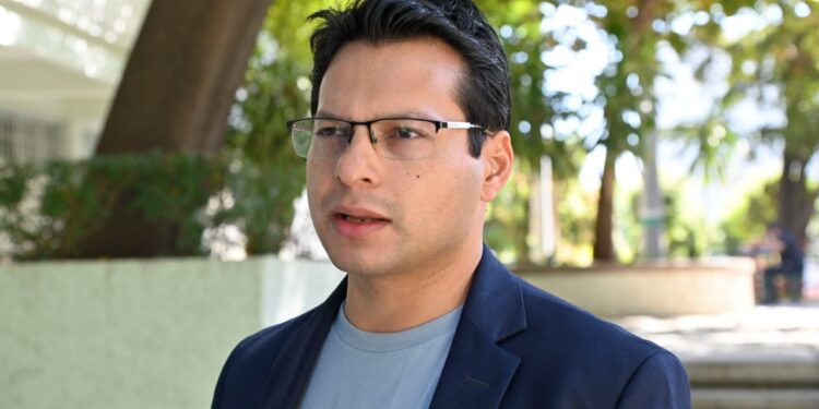 Estudia la Facultad de Filosofía y Letras de la UAS a Yuk Hui, el joven chino que relaciona la Filosofía con la Tecnología