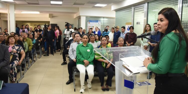 Comprometida con el bienestar social y en el marco del Día Mundial del Glaucoma, la UAS ofreció a través del CIDOCS 100 consultas gratuitas para su detección