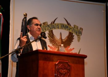 El Rector Jesús Madueña hace justicia a los trabajadores universitarios; en unidad entrega 183 titularidades académicas a docentes de la zona sur