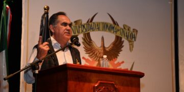 El Rector Jesús Madueña hace justicia a los trabajadores universitarios; en unidad entrega 183 titularidades académicas a docentes de la zona sur