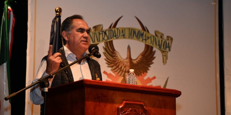 El Rector Jesús Madueña hace justicia a los trabajadores universitarios; en unidad entrega 183 titularidades académicas a docentes de la zona sur