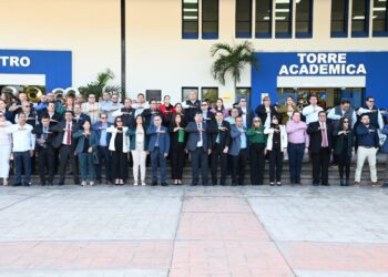 Exhorta el Rector Jesús Madueña a las y los universitarios a enarbolar las banderas de la unidad, la educación de calidad y la búsqueda de una paz duradera