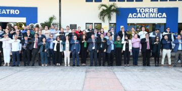 Exhorta el Rector Jesús Madueña a las y los universitarios a enarbolar las banderas de la unidad, la educación de calidad y la búsqueda de una paz duradera