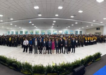 Con el Rector Jesús Madueña como testigo de honor, se gradúan más de 200 alumnos de la Facultad de Ingeniería Mochis