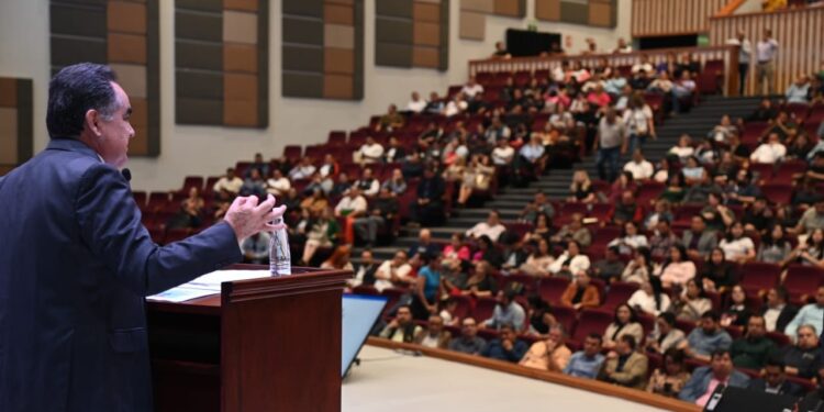 En el cumplimiento de la ley, el H. Consejo Universitario toma protesta a integrantes de la Comisión de Elecciones y Consultas, aprueba su reglamento y nombra al Presidente del Tribunal Universitario