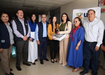 Alumnas de Unidad Regional Centro Norte donan a Bienestar Universitario 18 trenzas de cabello para la elaboración de pelucas oncológicas