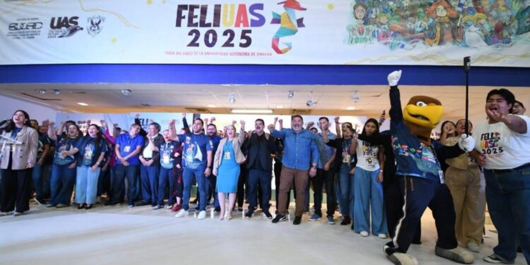 Con gran éxito culminó la FELIUAS en su edición 2025; cerró las actividades el connotado escritor Élmer Mendoza