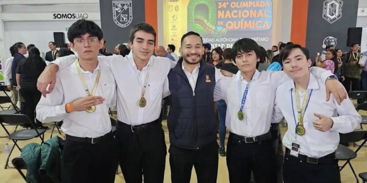 Esfuerzo, disciplina y preparación, las claves para el éxito de los bachilleres de la UAS medallistas en la Olimpiada Nacional de Química en Querétaro