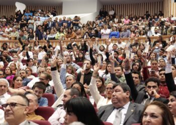 La comunidad universitaria ratifica de manera unánime su apoyo y con sentimiento de orgullo al doctor Jesús Madueña por su visión humanista