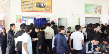 Prohibición de comida chatarra en las escuelas del país ayudará a reducir la problemática de obesidad infantil que enfrenta México, señala especialista