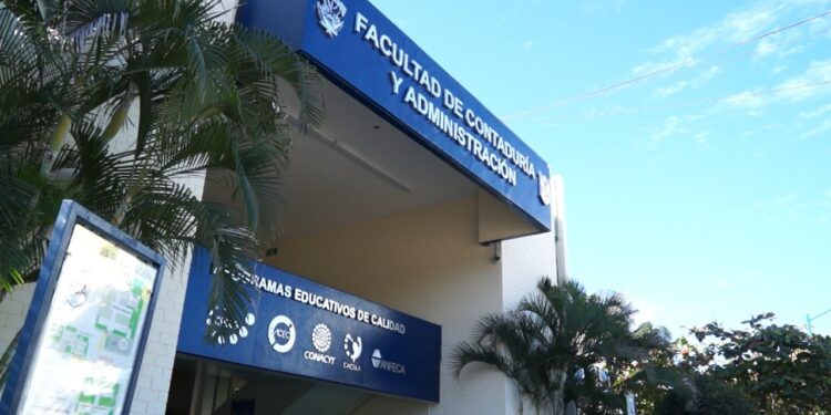 El Centro de Emprendimiento e Incubación de Negocios de la FCA UAS ofrece herramientas para fortalecer proyectos y posibilidades de éxito