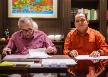 Firma el gobernador Rocha Moya convenio con el SNTE 53