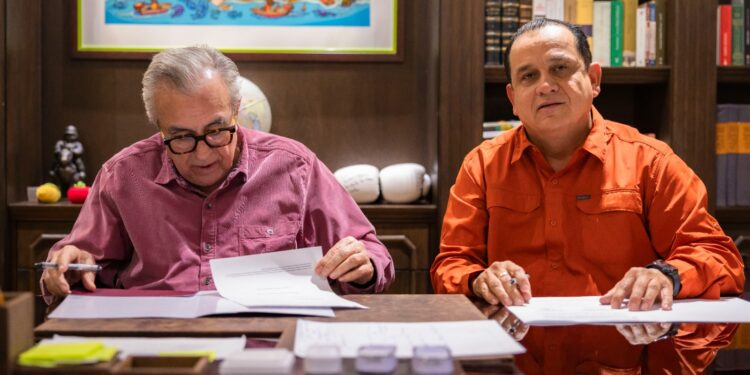 Firma el gobernador Rocha Moya convenio con el SNTE 53