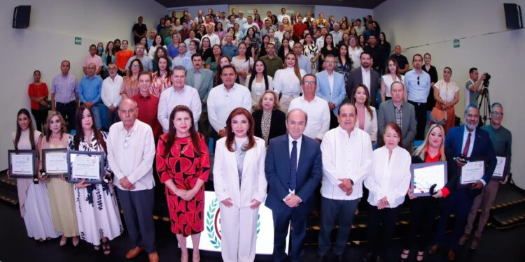 COBAES reconoce la vocación y excelencia de sus docentes con el “Mérito Docente 2025”