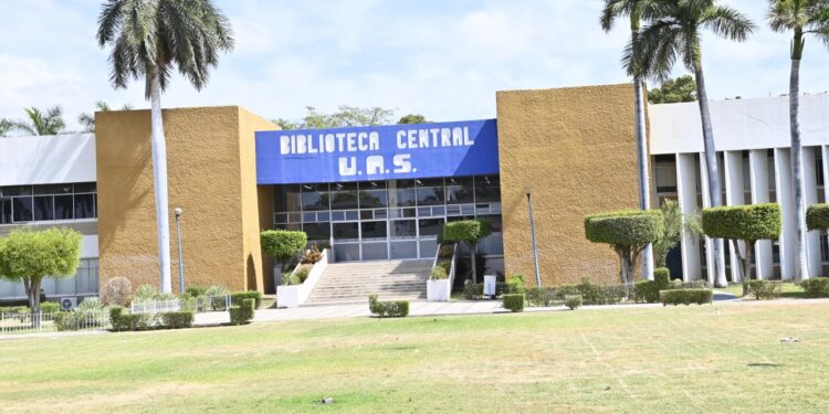 Espacios emblemáticos en beneficio de toda la comunidad universitaria, como la Biblioteca Central de la UAS, deben mantenerse en excelentes condiciones: Madueña Molina