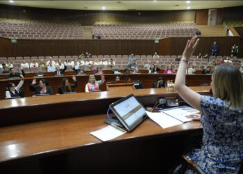 Dan lectura a cuatro iniciativas en Sesión del Congreso, dos a favor de niñas, niños y adolescentes