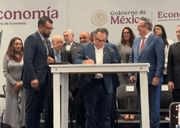 La Universidad Autónoma de Sinaloa a través del Rector Jesús Madueña Molina, firmó el Convenio de Colaboración del
