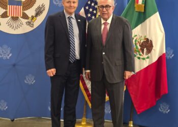 A invitación del consulado, asiste Gobernador Rocha a evento por el 249 aniversario de la independencia de EUA en Hermosillo