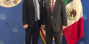 A invitación del consulado, asiste Gobernador Rocha a evento por el 249 aniversario de la independencia de EUA en Hermosillo