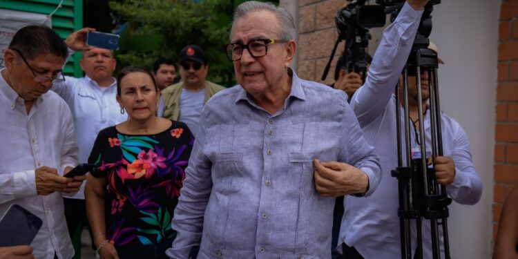 Que la gente salga a votar en esta jornada histórica: Gobernador Rubén Rocha