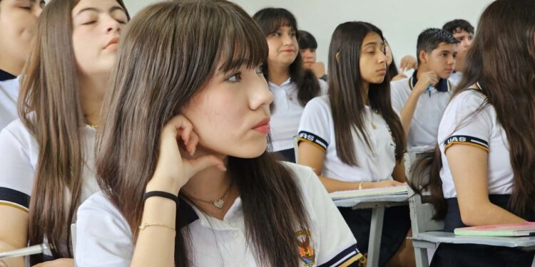 Desarrollar el pensamiento crítico, la comunicación y resolución de problemas reales, objetivos de la UAS en el nivel medio superior