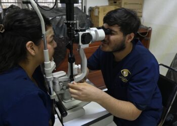 La conjuntivitis estacional aumenta en estas fechas y afecta principalmente a niñas, niños y adolescentes; hay que acudir con un especialista