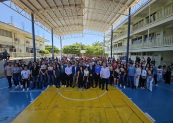 Un total de 118 estudiantes de la Facultad de Educación Física y Deporte, fueron reconocidos con la “Medalla al Mérito Académico 2025”