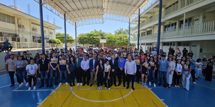 Un total de 118 estudiantes de la Facultad de Educación Física y Deporte, fueron reconocidos con la “Medalla al Mérito Académico 2025”