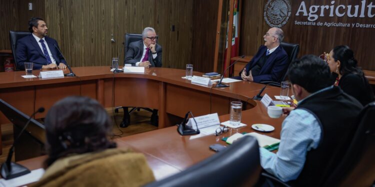 El Gobernador Rocha se reúne con el secretario de Agricultura Federal Julio Berdegué Sacristán
