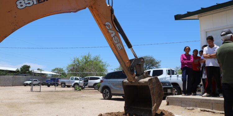 Inician construcción de techumbre metálica en la Telesecundaria #356 de El Salado