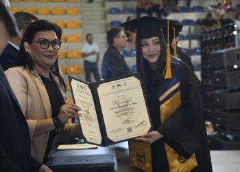 Se gradúan con éxito más de mil 200 estudiantes de la Generación 2020-2025 de las licenciaturas de la Facultad de Contaduría y Administración