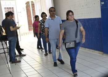 Realiza la Preparatoria Hermanos Flores Magón reuniones informativas con más de 650 madres y padres de familia de estudiantes de nuevo ingreso