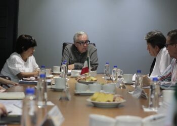 Compromete Rocha Moya coordinación y disposición para el gran desarrollo de vivienda social en Sinaloa