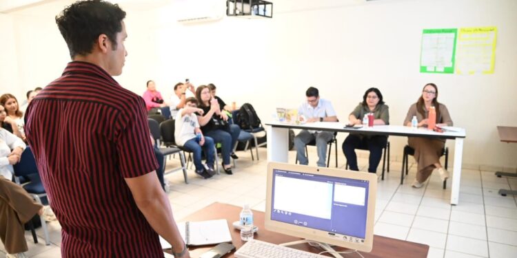 Estudiantes de la Maestría en Ciencias de Bienestar Psicológico y Estudios Psicosociales de la UAS presentaron los avances de sus proyectos