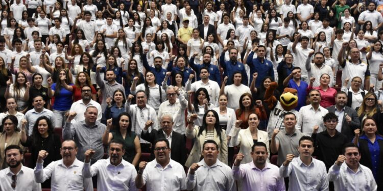 Encabezan el Rector y el Gobernador Ceremonia de Bienvenida del Ciclo Escolar 2025-2026; el mandatario refrendó su respaldo y hace un llamado a la Federación a apoyar a la UAS