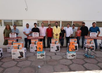 Equipan a emprendedores y microempresarios del municipio de Elota