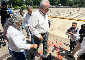 Solidaridad y apoyo reitera Rocha Moya a familiares y colectivos de búsqueda de personas