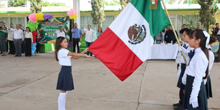 Inicia el ciclo escolar 2025-2026 en Elota con compromiso a la educación