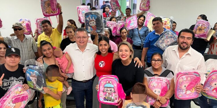 PRI Sinaloa y PRI Culiacán se unen en apoyo a la economía de las familias con entrega de mochilas