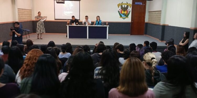 A través de su libro “El lado intrínseco de la experiencia humana”, experto de la UAS aborda aspectos del desarrollo emocional y personal