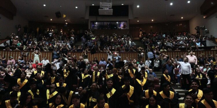 Con grandes expectativas y un gran agradecimiento a la UAS, se gradúan 132 estudiantes de la Facultad de Educación Física y Deporte (FEFyDE)
