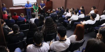 Para crear una nueva cultura alimentaria en estudiantes, llevan Jornada del programa Vive Saludable, Vive Feliz a la Preparatoria Dr. Salvador Allende