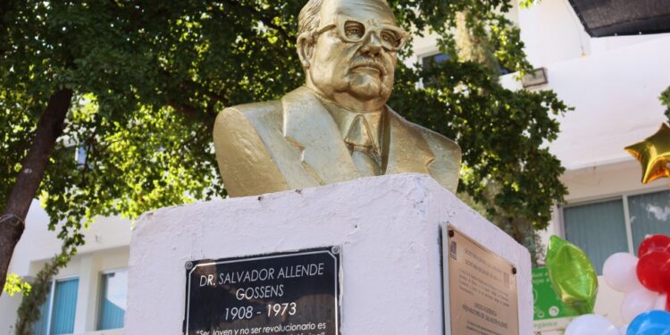 ¡De fiesta! La Preparatoria Dr. Salvador Allende celebró 49 años de su fundación, formando estudiantes y poniendo en alto el nombre de la UAS