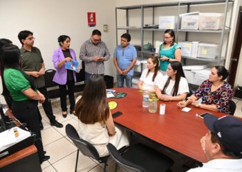 Socializan dependencias universitarias programas de Sostenibilidad, Reciclaje y Reto Mejora: Cuida tu espacio en las oficinas del Campus Rafael Buelna